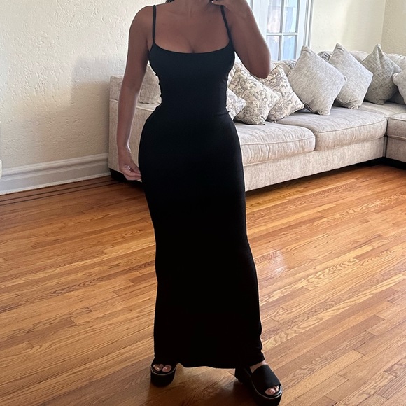 Stunning black Colombian shapewear built in maxi dress😍 - Picture 5 of 8